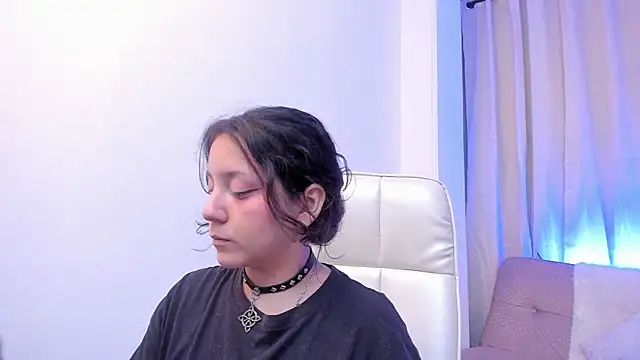 Chloe Noire online show from April 7, 12:49 pm