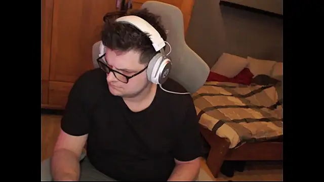 Whyteshadow4235 online show from February 23, 7:11 pm