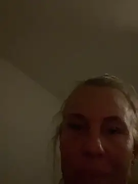 nastyblondemilf online show from February 19, 7:32 pm