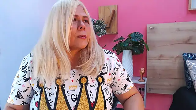 Snapshot of eva_colen50 chatting on July 3, 7:09 pm eva colen50 online show from July 3, 7:09 pm