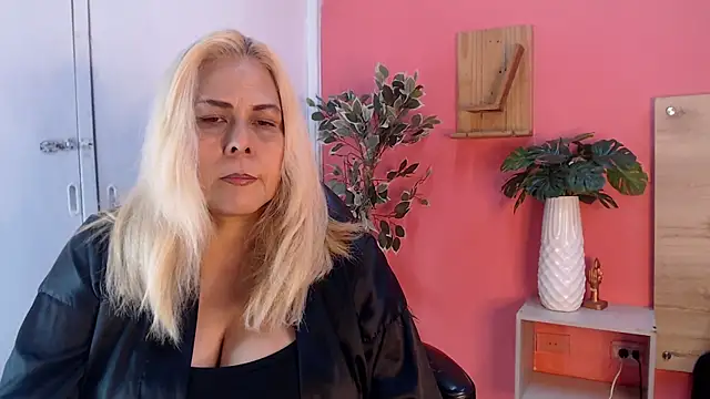 Snapshot of eva_colen50 chatting on July 11, 5:59 pm eva colen50 online show from July 11, 5:59 pm