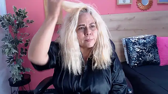 Snapshot of eva_colen50 chatting on July 28, 4:27 pm eva colen50 online show from July 28, 4:27 pm