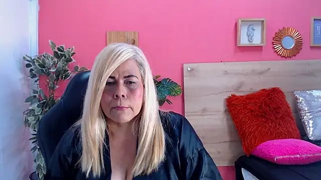 Snapshot of eva_colen50 chatting on July 29, 5:33 pm eva colen50 online show from July 29, 5:33 pm