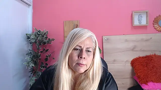 Snapshot of eva_colen50 chatting on August 1, 4:50 pm eva colen50 online show from August 1, 4:50 pm