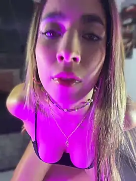 Sophiexx  online show from April 8, 1:44 pm