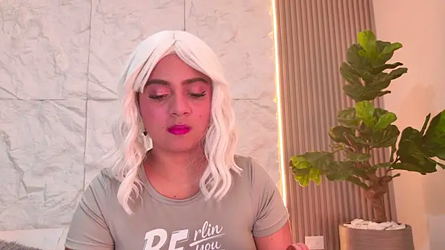 DulceQueen1 online show from April 21, 12:44 pm