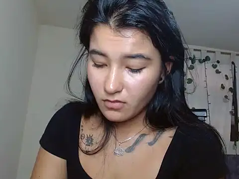 Miiia a online show from March 1, 9:17 pm