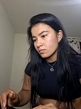 Miiia a online show from April 21, 9:28 pm