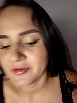 yissela92 online show from April 29, 6:03 pm