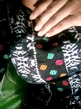 BreezySexyGirl69 online show from April 15, 8:43 am