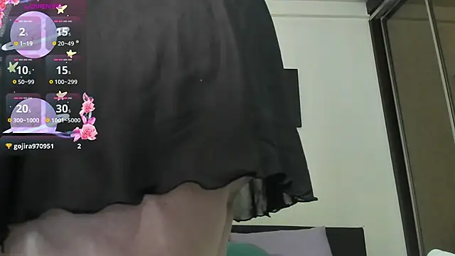 GoldenLunaa online show from April 25, 4:37 am