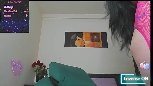 Snapshot of GoldenLunaa chatting on July 23, 5:16 am GoldenLunaa online show from July 23, 5:16 am