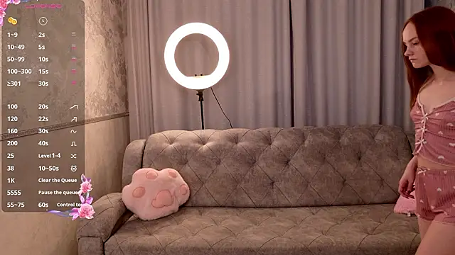 Snapshot of litleee_sunshineeee chatting on March 5, 2:35 pm litleee sunshineeee online show from March 5, 2:35 pm