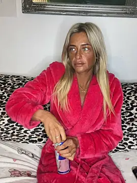 ScarlettGold  online show from April 22, 4:37 am