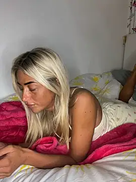 ScarlettGold  online show from April 24, 4:48 am