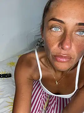 ScarlettGold  online show from April 28, 4:12 pm