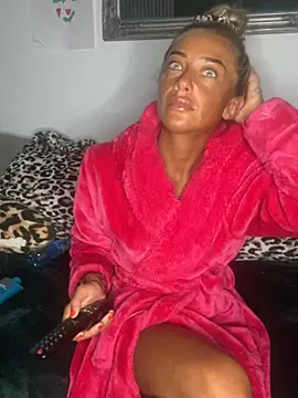 ScarlettGold  online show from April 29, 4:38 am