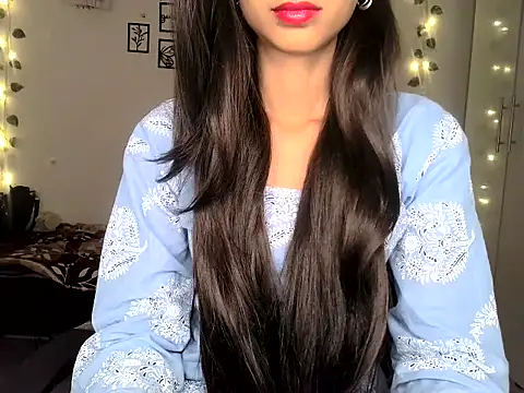 SIKSHA SINGH online show from April 5, 5:54 pm