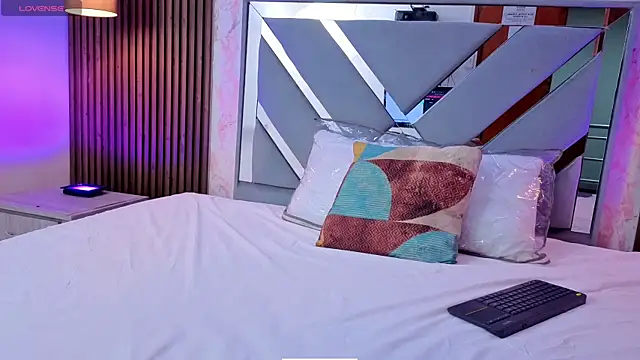 LittleeSara18 online show from February 25, 11:09 am