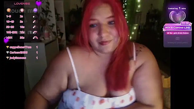 Snapshot of MagicCurves chatting on June 6, 10:14 pm MagicCurves online show from June 6, 10:14 pm