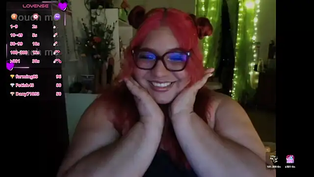 Snapshot of MagicCurves chatting on June 13, 11:13 pm MagicCurves online show from June 13, 11:13 pm