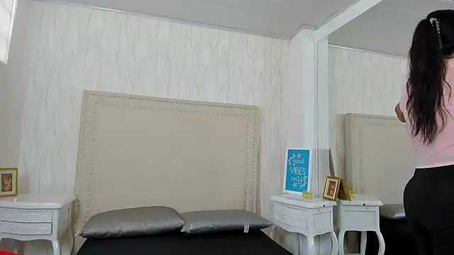 FernandaAvilax online show from April 24, 7:27 pm