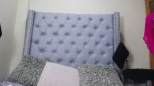 skarlett  36 online show from April 14, 2:23 pm