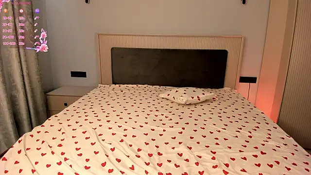 lillakiem online show from April 16, 11:22 am