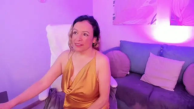 Ivonne 4 online show from March 29, 1:11 pm