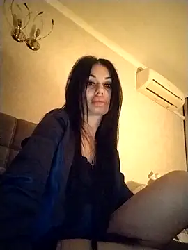 evavibe  online show from March 11, 8:15 pm