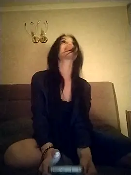 evavibe  online show from April 8, 7:03 pm