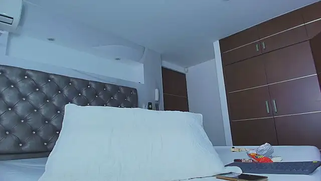 PapiLucca online show from February 28, 4:30 pm