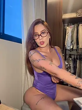 annieford  online show from March 6, 11:01 pm