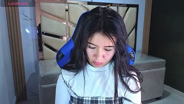 Kylia a online show from March 23, 8:13 pm