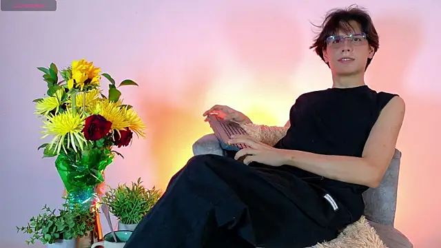 lui x dust online show from April 5, 3:58 am