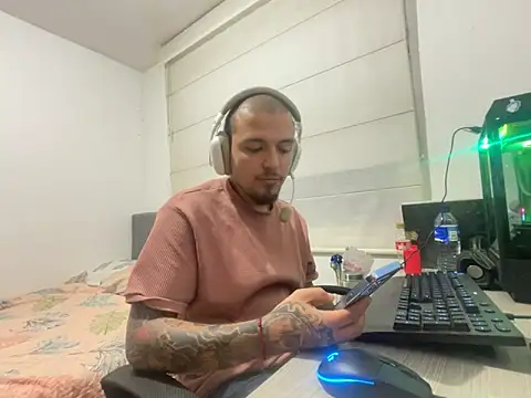 Maximo Garcia17 online show from March 8, 2:04 am