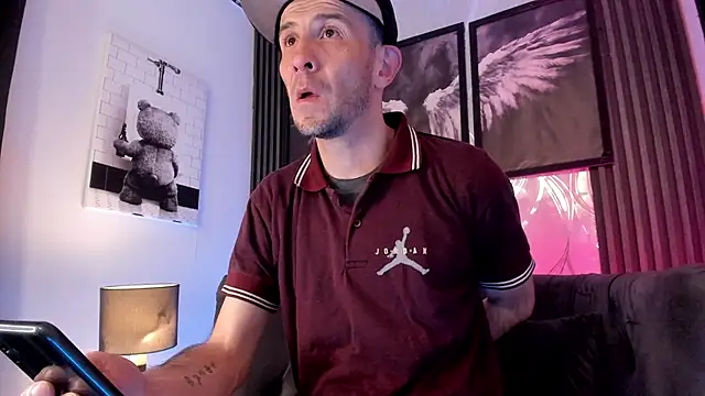 Milanwhite  online show from March 7, 11:40 am