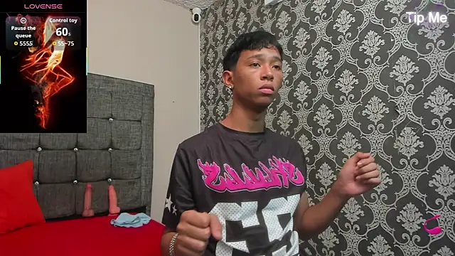 Little Twink19x online show from April 16, 7:14 pm