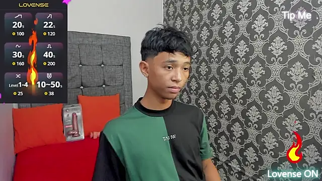 Little Twink19x online show from May 30, 7:44 pm