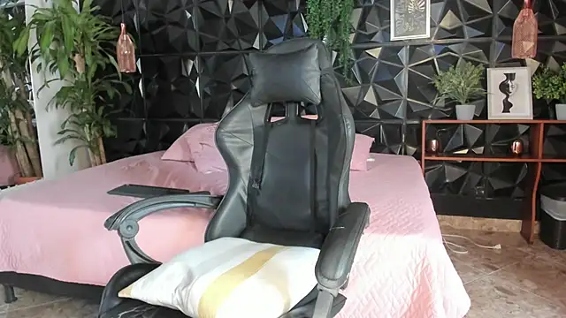 Jeremy wallker online show from April 20, 8:54 pm