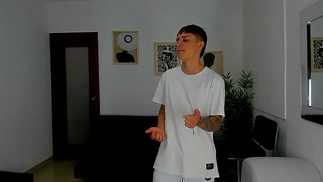 crazyhouse01 online show from March 5, 7:43 pm