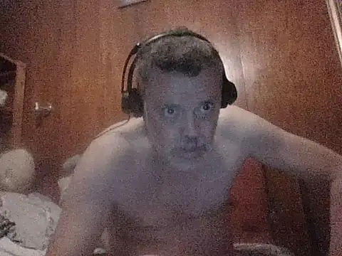 Snapshot of PilotingMuchness chatting on May 14, 12:50 am PilotingMuchness online show from May 14, 12:50 am