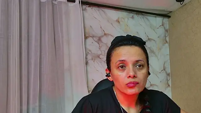 QueenSallyDesire online show from April 10, 3:01 am