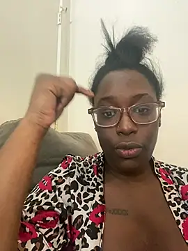 Snapshot of Sinfulwaterfalls chatting on May 8, 6:46 pm Sinfulwaterfalls online show from May 8, 6:46 pm