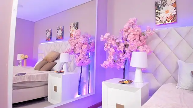 Bianca Monroe  online show from April 7, 8:09 pm