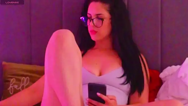 Snapshot of LauraDelightX chatting on June 19, 5:23 am LauraDelightX online show from June 19, 5:23 am