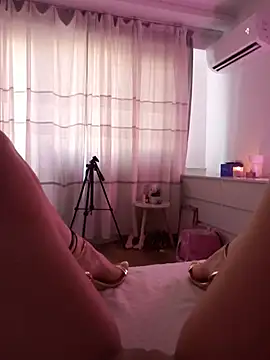 Snapshot of LauraDelightX chatting on June 29, 6:41 am LauraDelightX online show from June 29, 6:41 am