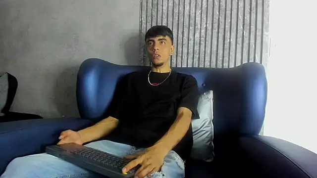 Endrick-23 online show from April 19, 3:39 am