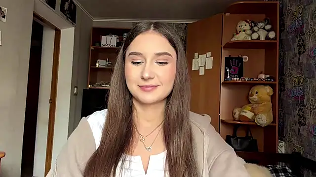 poly princess online show from April 8, 11:10 am