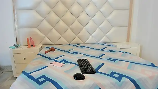 michelleblair1 online show from April 21, 1:17 pm